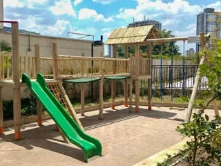 Playground de madeira em área comum de condomínio — projeto PG-316