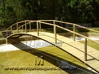 Deck de madeira — projeto E-13