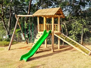 Playground de madeira com escorregador — projeto PG-229
