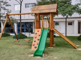 Playground de madeira em área comum de condomínio — projeto PG-365