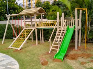 Playground de madeira com estrutura de eucalipto tratado — projeto PG-157