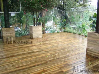 Deck de madeira — projeto D-125