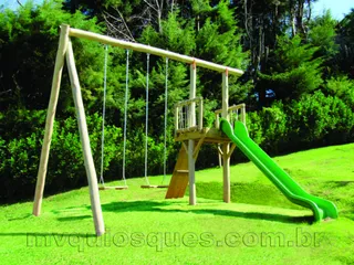 Playground de madeira com escorregador — projeto PG-153