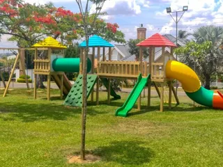 Playground de madeira em área comum de condomínio — projeto PG-311