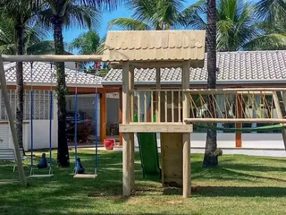 Playground de madeira em área comum de condomínio — projeto PG-294