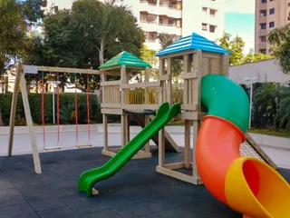 Playground de madeira em área comum de condomínio — projeto PG-227