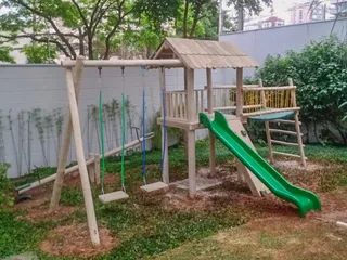 Playground de madeira em área comum de condomínio — projeto PG-405